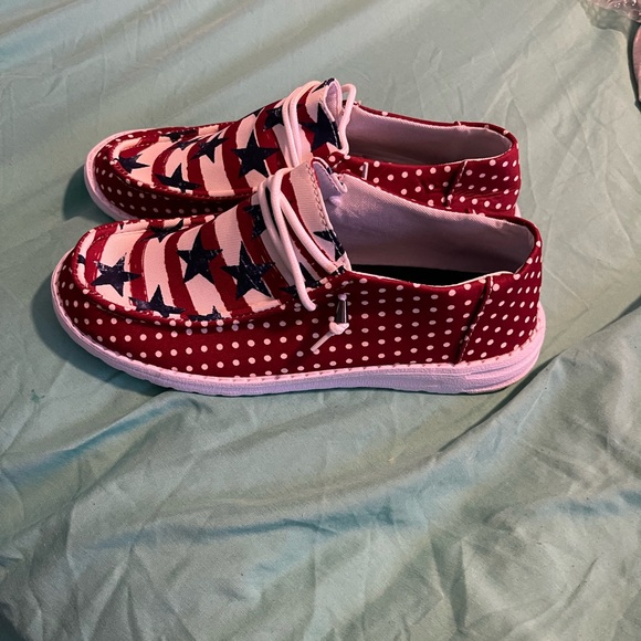 America Shoes - Picture 3 of 5